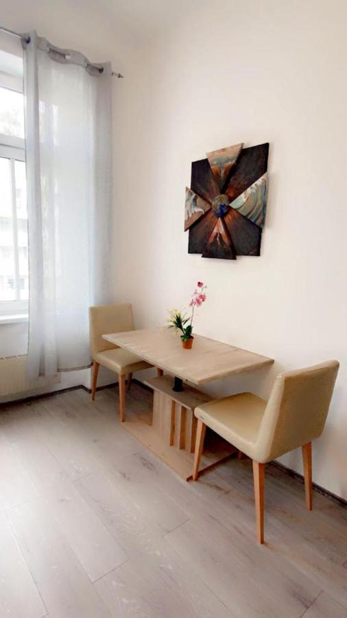 Private Room In Shared Apartment Pr4-9 Вена Экстерьер фото